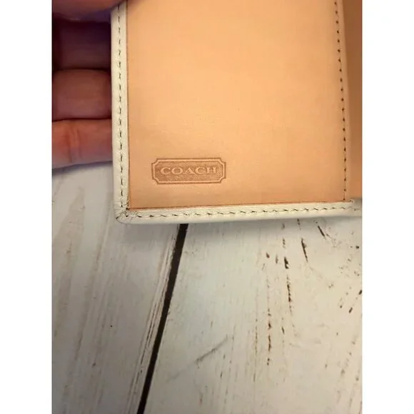 Y2K Coach Bumblebee and Floral Straw and Leather Wallet 4.5x3.5" EUC - Picture 5 of 6